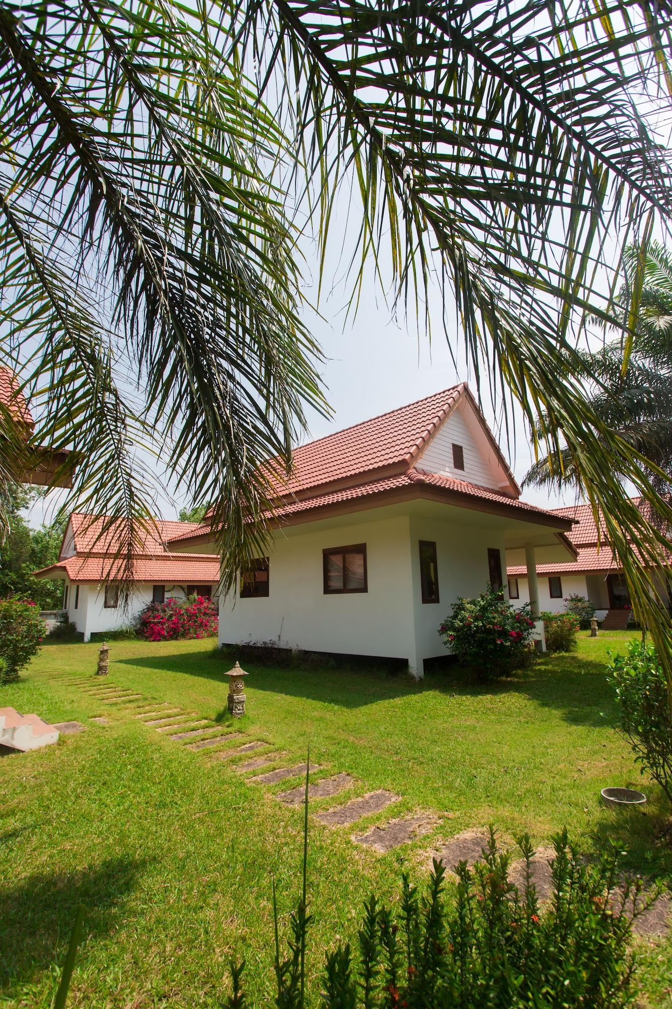 Armonia Village resort y Spa Chumphon Exterior foto