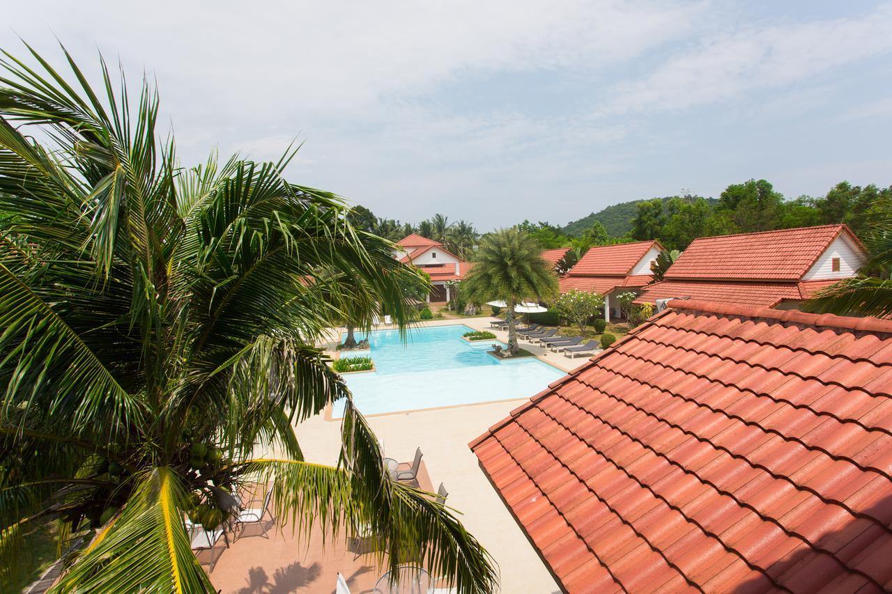 Armonia Village resort y Spa Chumphon Exterior foto